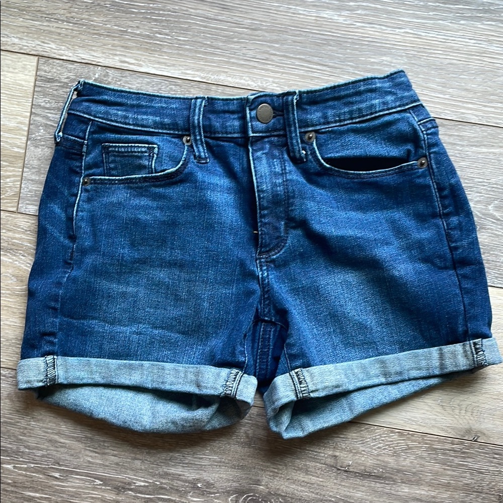 Universal Thread Blue Jean Shorts with Cuffed Hem Size 0/25